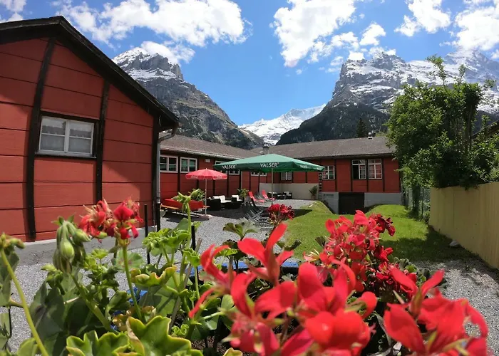 Downtown Lodge Hostel - Unique Simple Central Grindelwald